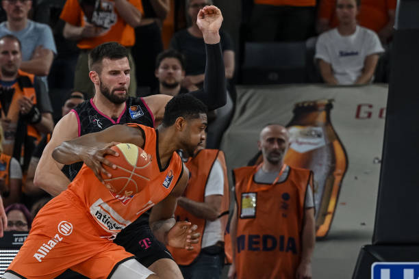 这一历史性 这一历史性